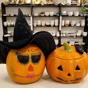 Halloween-i éjszakai kerámiafestés - 2026. október 31.