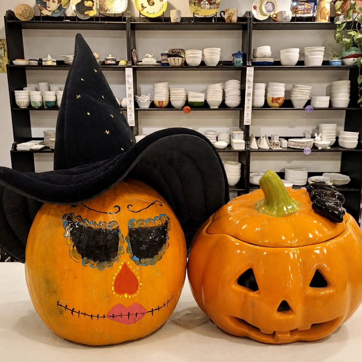 Halloween-i éjszakai kerámiafestés - 2026. október 31.
